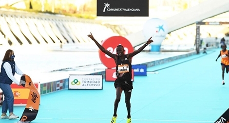 Tân kỷ lục gia trên đường chạy bán marathon