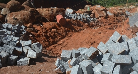 Khai thác đá trái phép tràn lan ở Đà Lạt