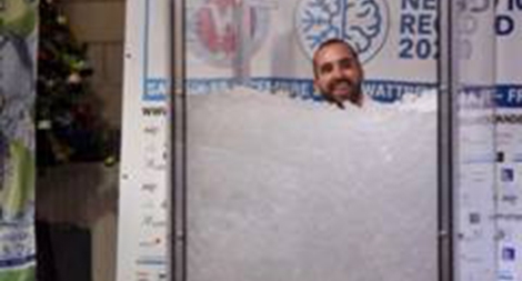 Kỷ lục về thời gian ngâm mình trong đá lạnh