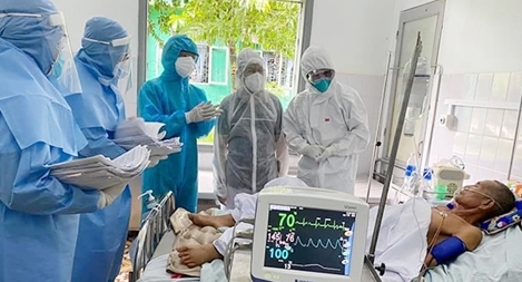 Những dấu ấn mạnh mẽ trong điều trị COVID-19
