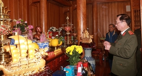 Chúc Tết gia đình các đồng chí cố lãnh đạo Bộ Công an