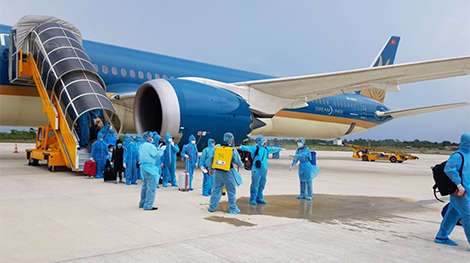 Tạm dừng cấp phép chuyến bay từ Anh, Nam Phi về Việt Nam