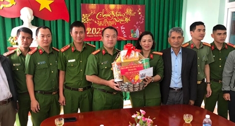 Chúc Tết Công an các đơn vị địa phương vùng sâu, vùng xa, vùng biên giới