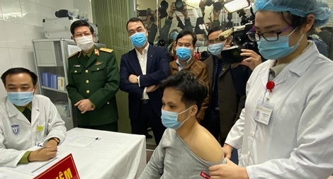 Tiêm vaccine COVID-19: Những ai và khu vực nào được ưu tiên?