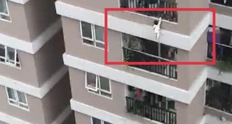 Từ vụ thoát nạn kỳ diệu của cháu bé rơi từ tầng 12: Nhìn lại vấn đề an toàn ở chung cư