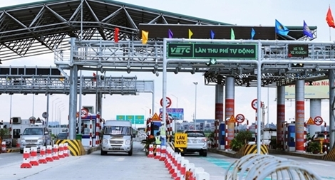  Xe dán thẻ còn tiền nhưng không qua được trạm BOT