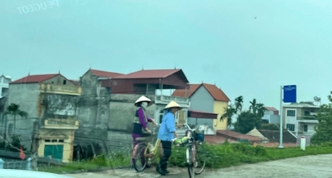 Những ai đang gom đất  đón quy hoạch hai bên bờ sông Hồng?