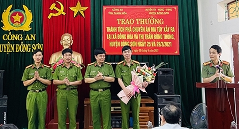 Khen thưởng Công an huyện Đông Sơn lập nhiều thành tích