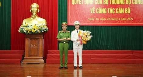 Công bố quyết định Giám đốc Công an tỉnh Nghệ An