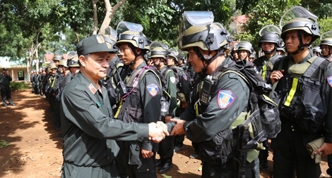 Ghi ở Trung đoàn Cảnh sát cơ động hai lần được phong Anh hùng