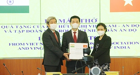 Trao tặng 100 máy thở hỗ trợ nhân dân Ấn Độ phòng chống dịch bệnh