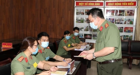 100% cử tri Công an Hà Nam hoàn thành bỏ phiếu bầu cử