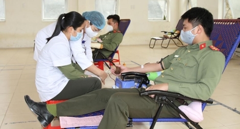 Hiến máu cứu người – Nghĩa cử cao đẹp của Đoàn viên thanh niên Công an Yên Bái