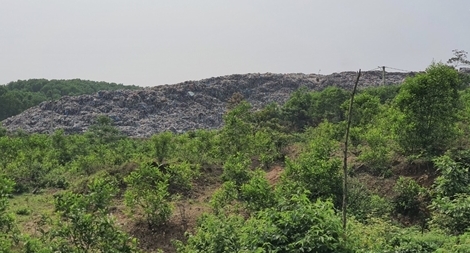 Ô nhiễm môi trường do tồn đọng gần cả ngàn tấn rác thải