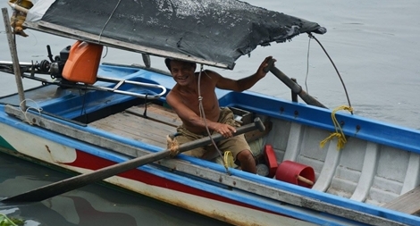 Người hùng dưới chân cầu