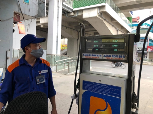 Giá xăng RON95, dầu diesel và dầu hỏa giảm nhẹ