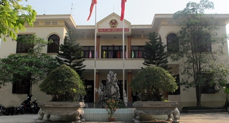 Chủ tịch phường bị đình chỉ công tác vì lơ là chống dịch 