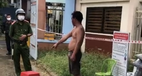 Tụ tập ăn nhậu trong khu vực phong tỏa, tấn công cảnh sát