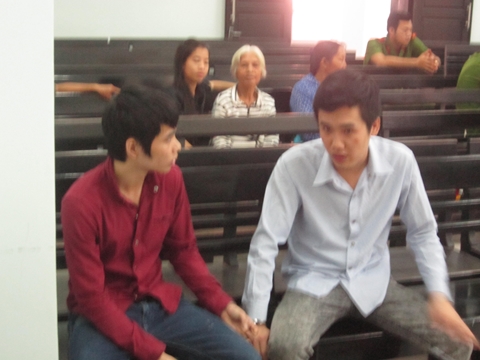 Lừa bé gái làm bậy, 2 gã trai lĩnh 36 năm tù