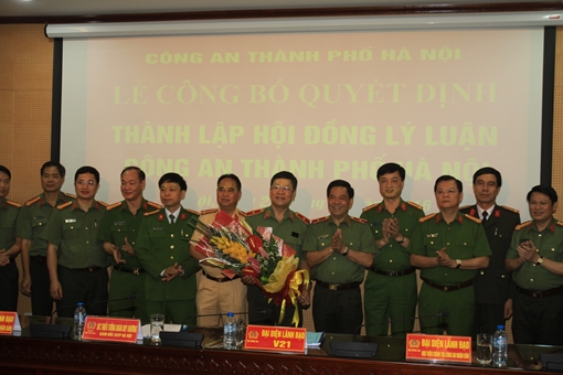 Ra mắt Hội đồng lý luận Công an TP Hà Nội