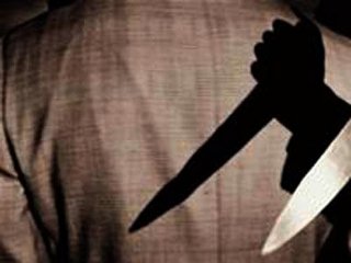 Đang được tại ngoại, lại mang dao đâm người khác trọng thương