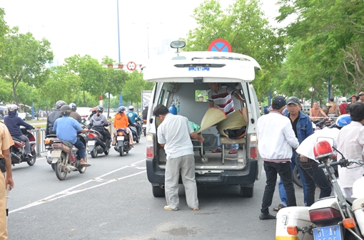 Cứu cháu ngã kênh, 2 ông cháu đuối nước tử vong