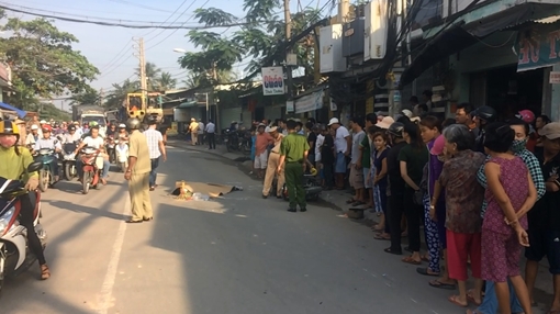 Bị xe tải kéo lê, nam thanh niên tử vong