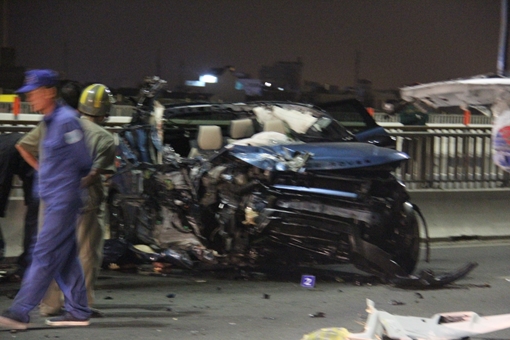 Làm rõ nạn nhân vụ xe Range Rover nát bươm trên cầu Sài Gòn