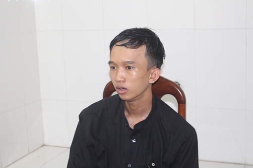 Chặn đường đâm gục bạn gái vì "dám" đòi chia tay