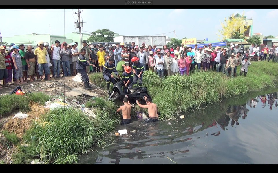 Nghi án một người rơi xuống kênh nước mất tích