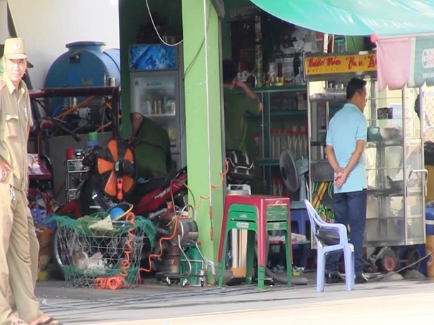 Người đàn ông chết bất thường trong tiệm sửa xe