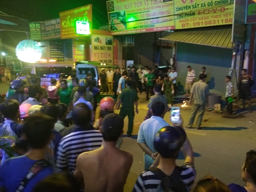 Va chạm với xe đầu kéo, một tài xế grabbike tử vong