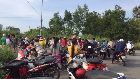 Thi thể cháy đen cạnh chiếc xe đạp cũ