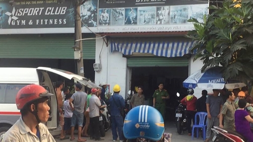 Tử vong trong lúc sửa điện trong phòng gym
