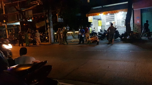 Đối tượng đâm chết người trong phòng trà ra đầu thú