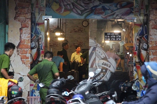 Nam nhân viên bị chém tử vong trong tiệm cắt tóc