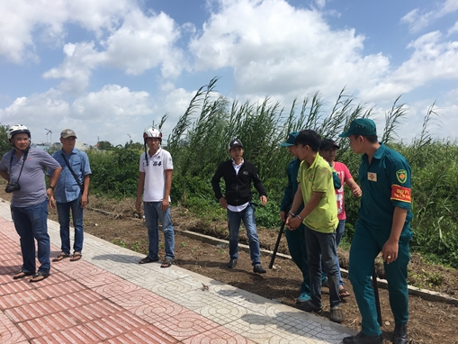 Gần 10 giờ vây bắt đối tượng cướp tài sản trốn trong đám lau sậy