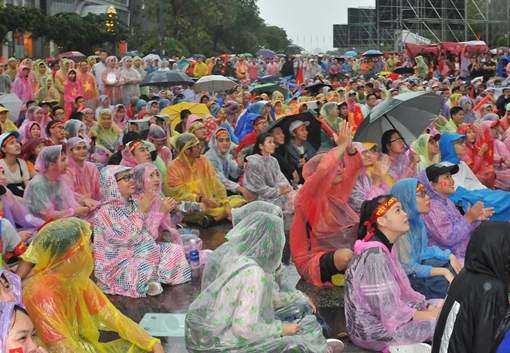 Cảm xúc đan xen khi đội nhà không giành được huy chương đồng