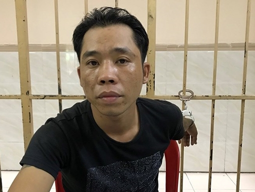 Chưa kịp kiểm tra "chiến lợi phẩm" đã bị trinh sát khống chế