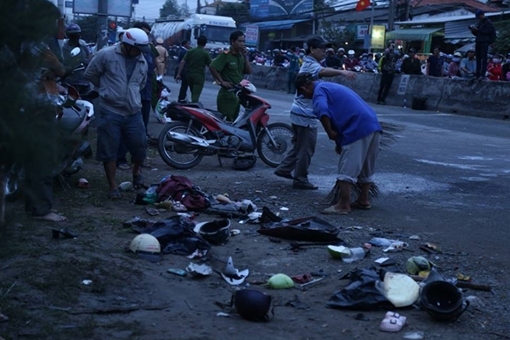 Khẩn trương điều tra để khởi tố vụ TNGT nghiêm trọng ở Long An