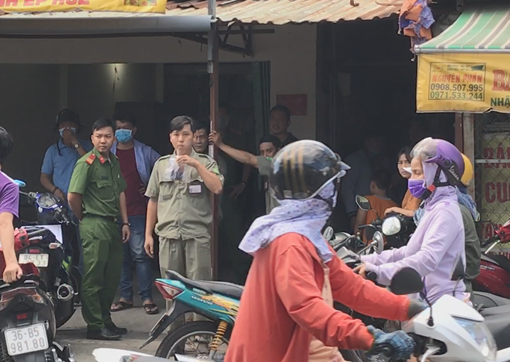 Con trai chủ nhà trọ tử vong trong tư thế treo cổ