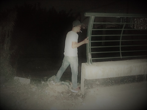 Dùng roi điện tấn công người say tiểu bậy, một người tử vong