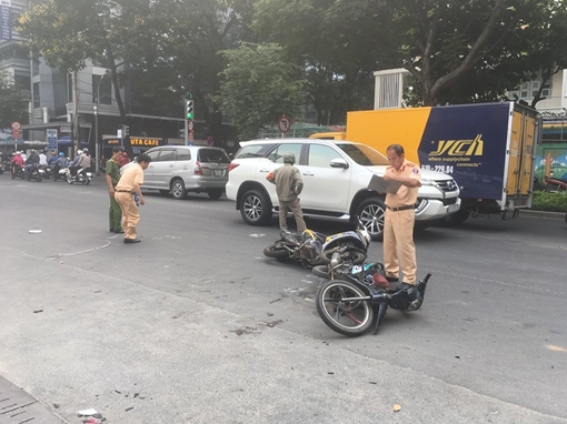 Xe ben lùi không quan sát cán cháu bé 15 tháng tuổi tử vong