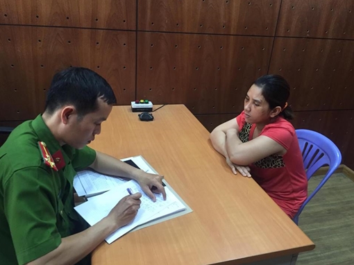 "Mâu thuẫn tình cảm", người phụ nữ mang kiếm Nhật chém đối thủ trên phố