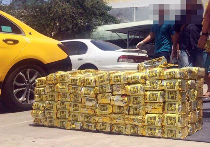 Cảnh sát khám xét kho hàng chứa hơn nửa tấn ma tuý 