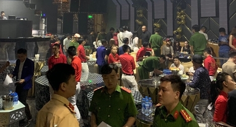 35 thanh niên phê ma tuý trong quán bar 386