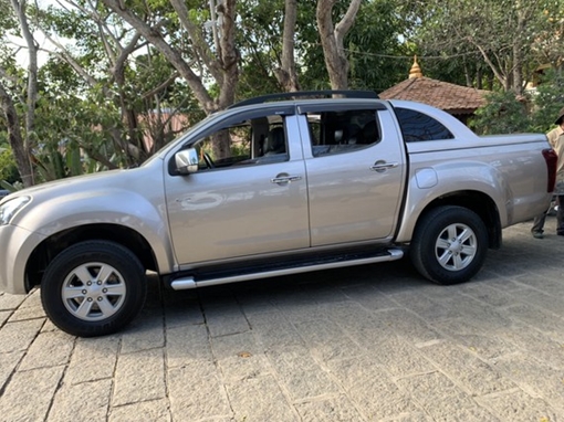 Truy tìm chiếc xe bán tải bị trộm