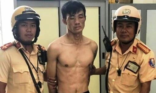 Khống chế tên trộm cầm dao "đâm chém loạn xạ" tìm đường thoát