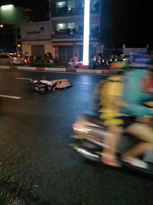 Ngã xuống đường bị xe buýt cán tử vong