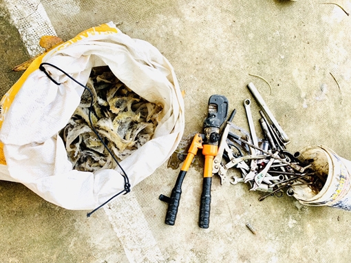 Dùng vỏ lãi đi trộm tổ yến bán lấy tiền mua ma túy